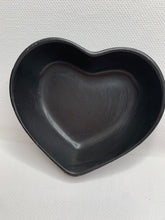 Last inn bildet i Galleri-visningsprogrammet, Jesmonite Skål hjerteformet

